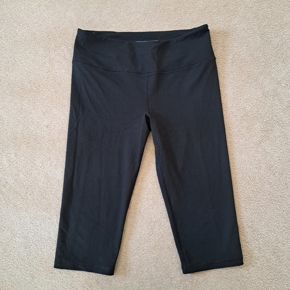 Victoria's Secret VSX Knockout Crop Black Capris Women's Large Activewear Casual